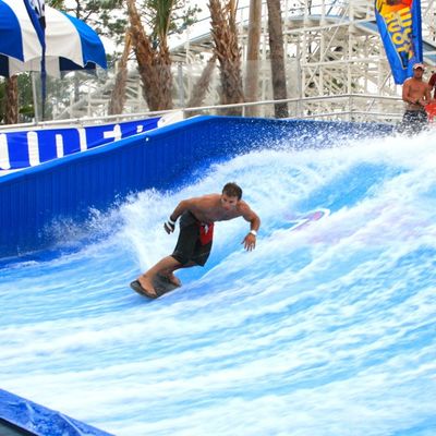 Fiberglass Flow Rider Surfing Simulator dla komercyjnego sprzętu do zabawy o pojemności 160-240 pasażerów na godzinę