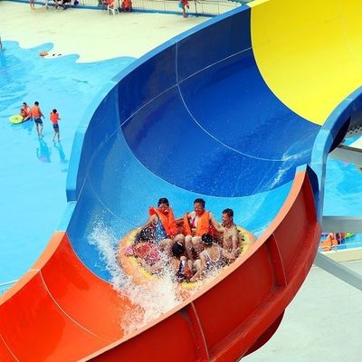 Rodzinny zjeżdżalnia wodna rafting z pojemnością 6 osób / czas i niestandardowy projekt wyposażony w 304 śruby ze stali nierdzewnej