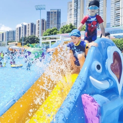 Studium wykonalności parku wodnego ze słoniem: Aqua Playground dla dzieci, sprzęt do gier wodnych, pluskanie się w wodzie