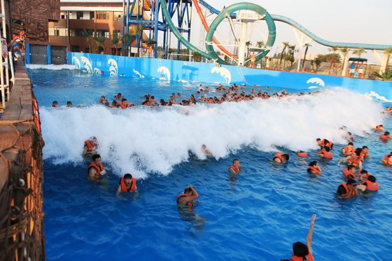 Waterfun Big Surfing Tsunami Ocean Woda Wave Pool Z Waves Park Vakuum 3 Metry Wysokości
