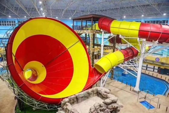 Super Tornado Water Slide HT-31 z wysokością platformy 14,6 m i pojemnością 720 pasażerów na godzinę