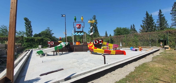 Specjalistyczna fabryka sprzętu do parków wodnych