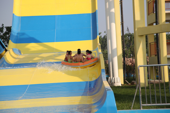 Zmodernizuj swój park wodny trwałymi wodnymi toboganami z włókna szklanego dla ekscytującej przejażdżki bumerangem