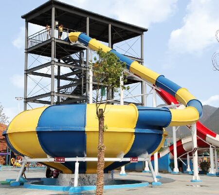 Space Bowl Water Slide z wysokością platformy 10,65 m, pojemnością 180 osób i strukturą stalową galwanizowaną na gorąco