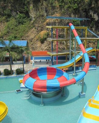 Space Bowl Water Slide z wysokością platformy 10,65 m, pojemnością 180 osób i strukturą stalową galwanizowaną na gorąco